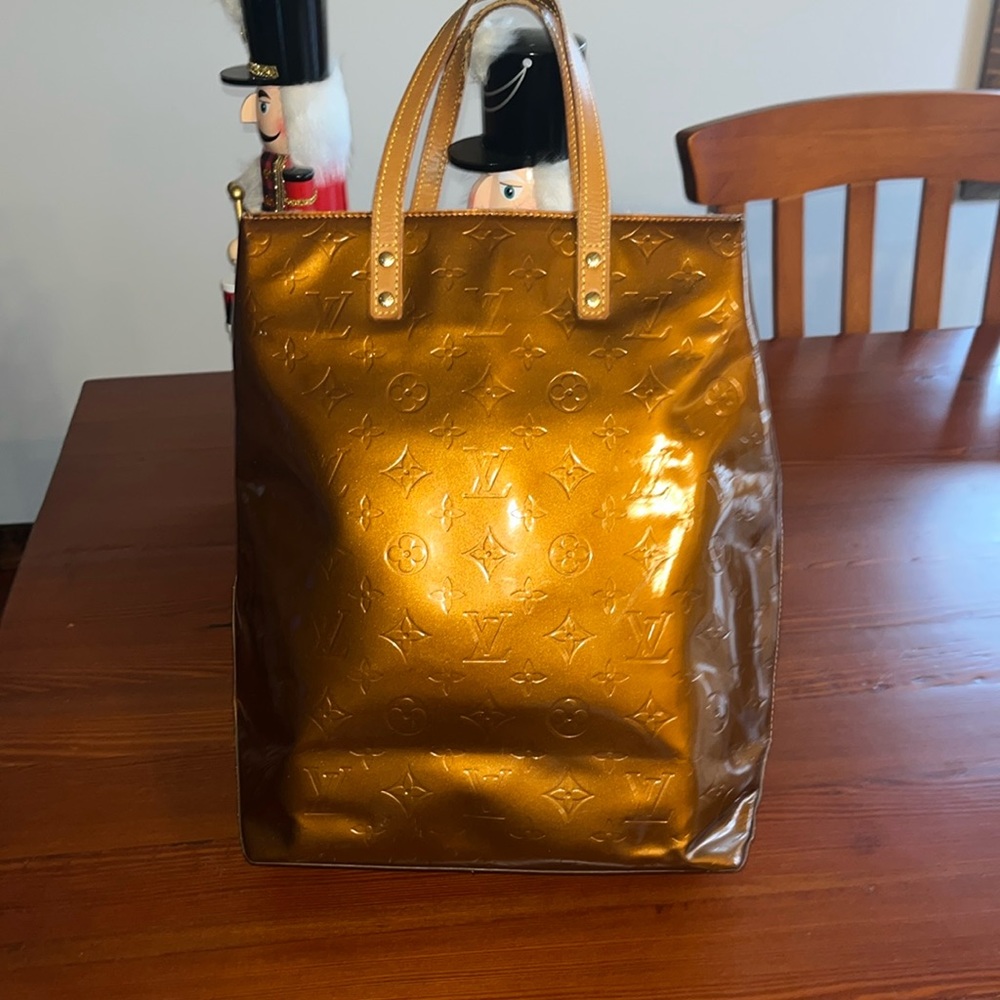 Louis Vuitton Vernis tote